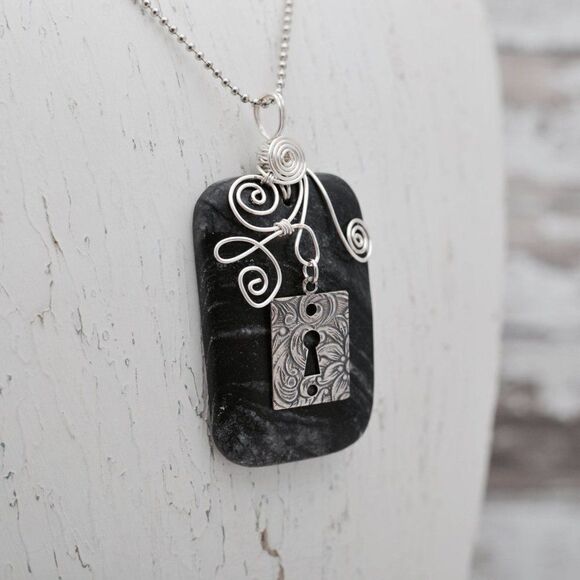 Black and Grey Marble Pendant Necklace with Vintag - Picture 2 of 4